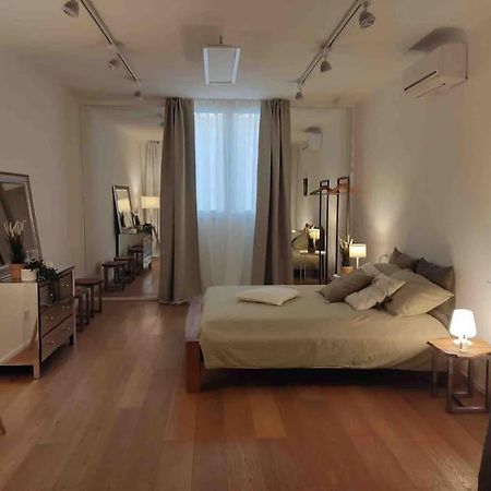 Interno4Home: In Centro Storico Con Posto Auto فيرّارا المظهر الخارجي الصورة