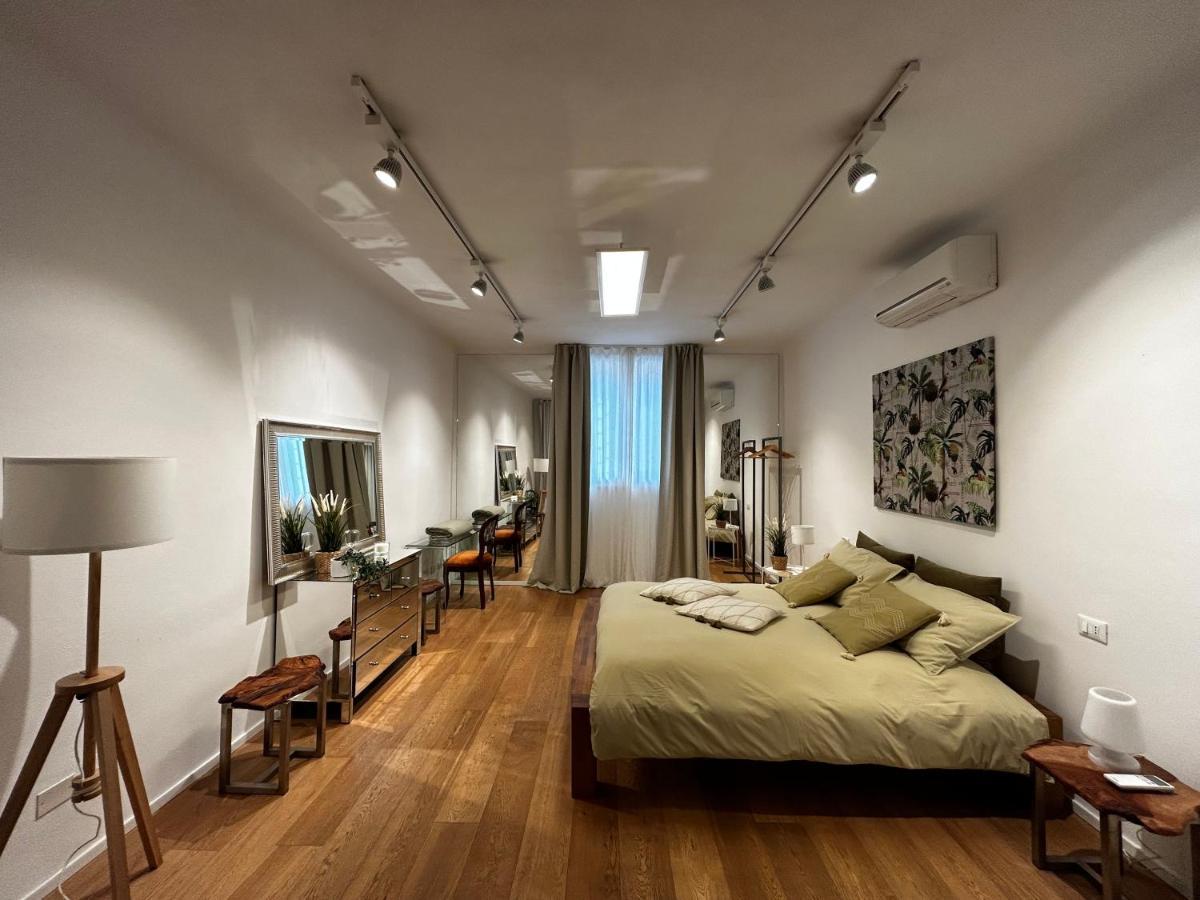 Interno4Home: In Centro Storico Con Posto Auto فيرّارا المظهر الخارجي الصورة