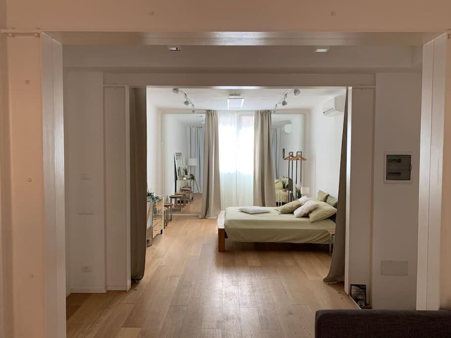 Interno4Home: In Centro Storico Con Posto Auto فيرّارا المظهر الخارجي الصورة