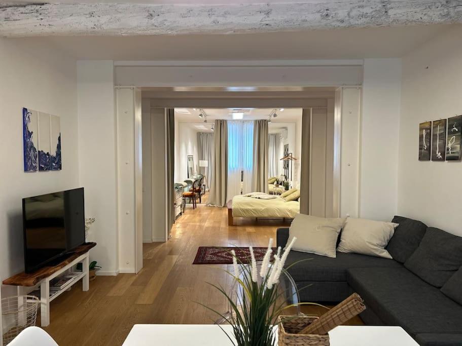 Interno4Home: In Centro Storico Con Posto Auto فيرّارا المظهر الخارجي الصورة